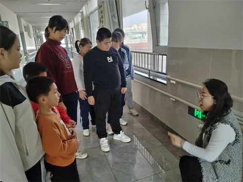認(rèn)識(shí)安全通道.jpg